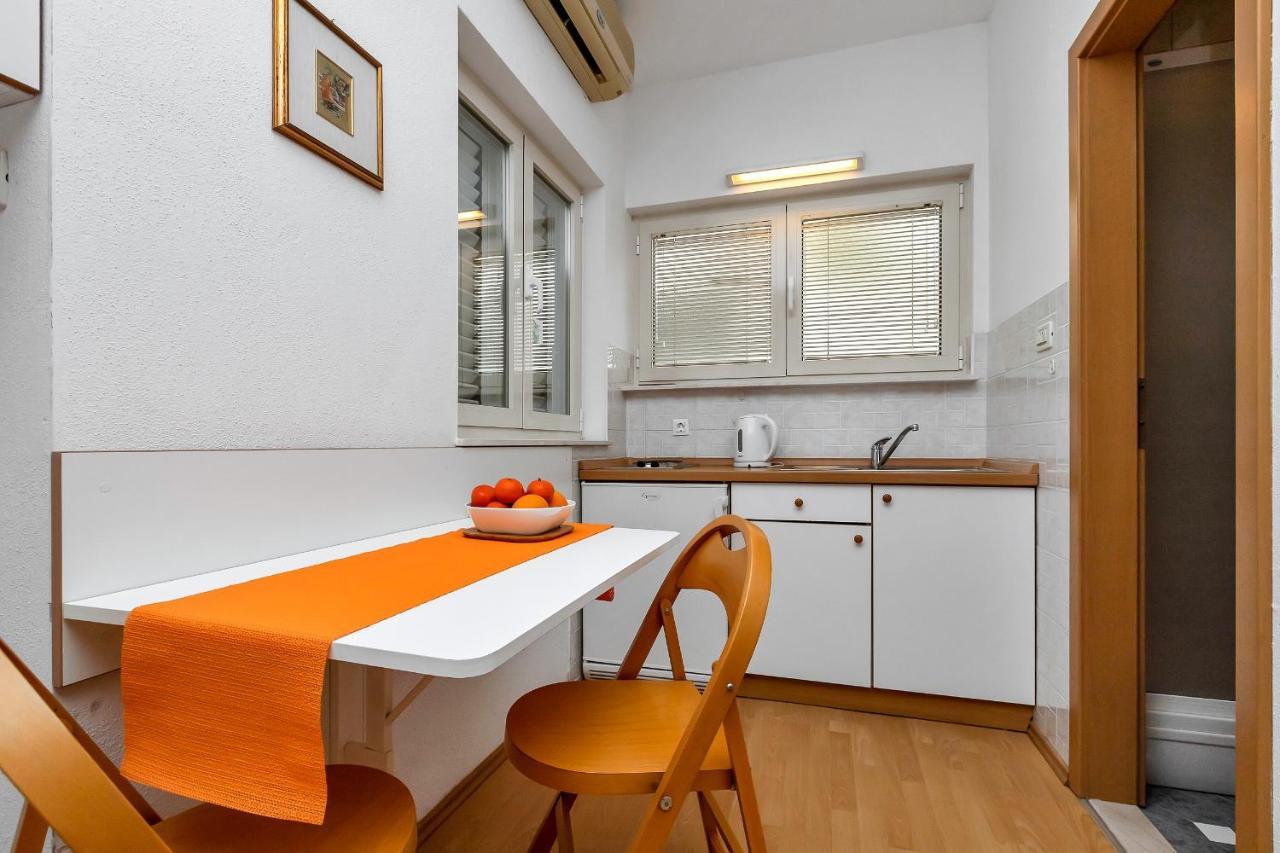 Apartments And Rooms By The Sea Baska Voda, Makarska - 2578 エクステリア 写真