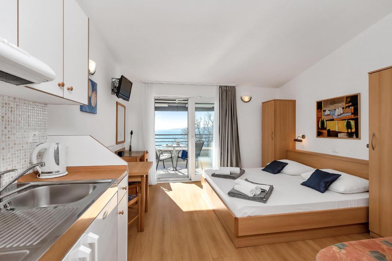 Apartments And Rooms By The Sea Baska Voda, Makarska - 2578 エクステリア 写真